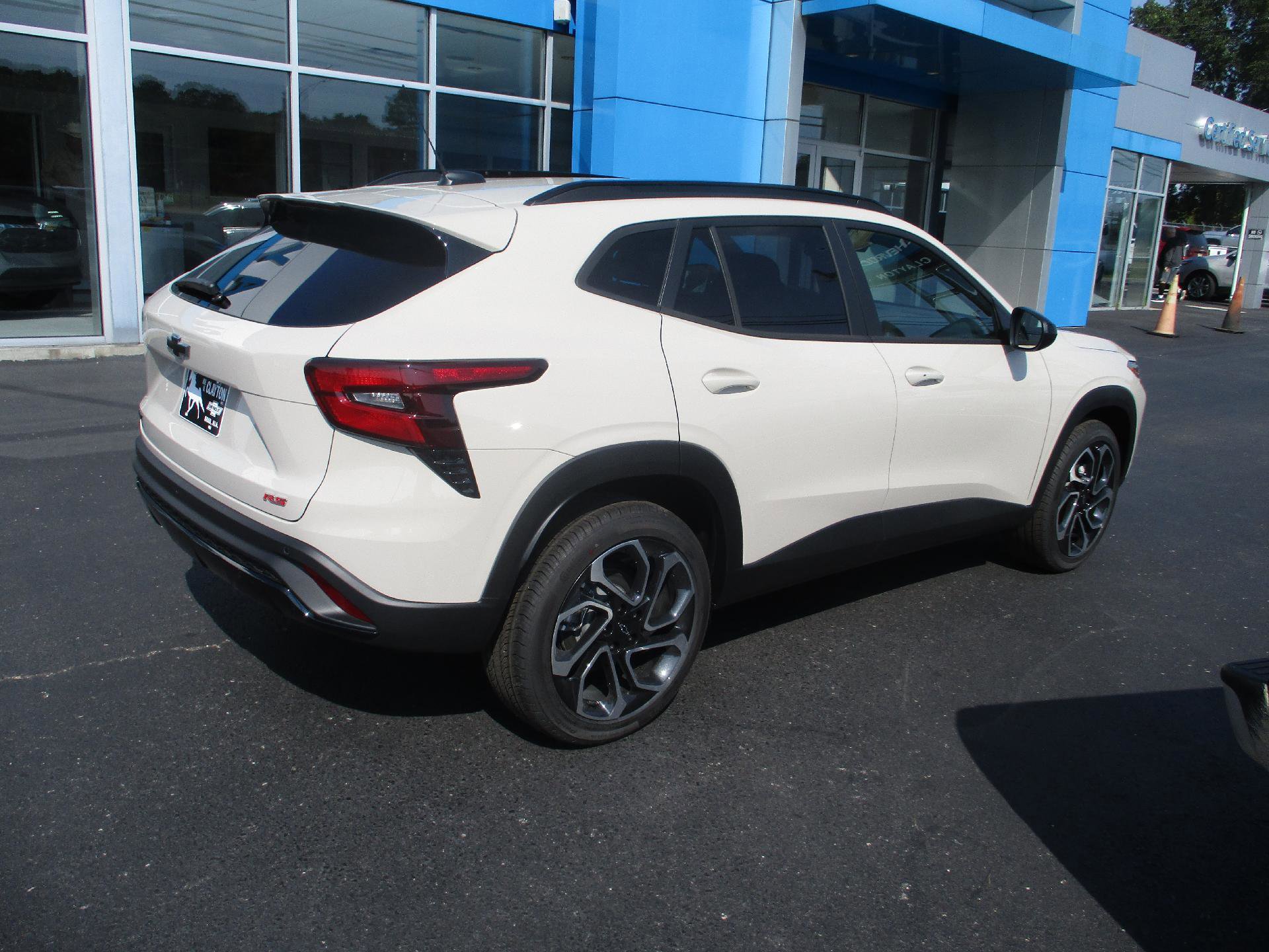 New 2026 Chevrolet Trax RS w/ Sunroof Package image 3