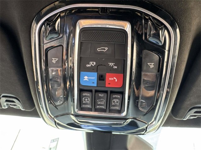 Used 2022 Jeep Grand Wagoneer Series III image 26