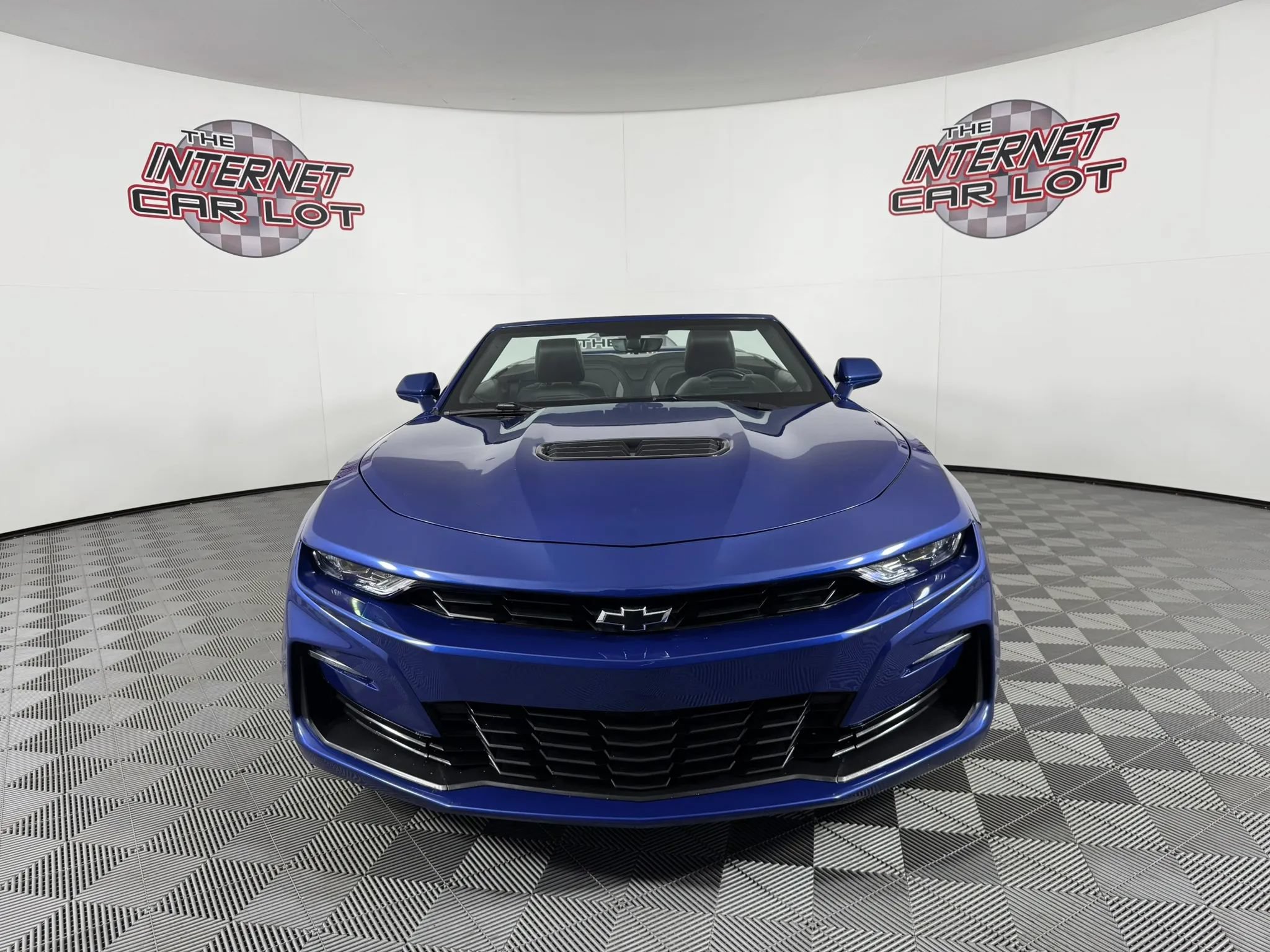 Used 2021 Chevrolet Camaro SS RWD image 2