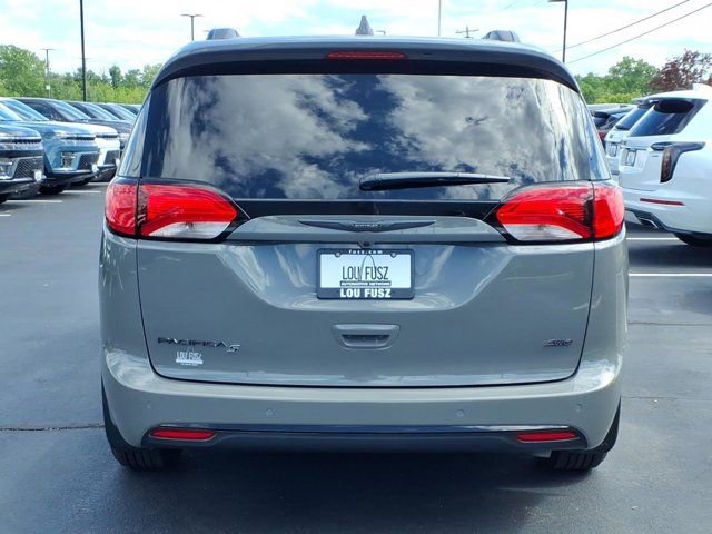Used 2020 Chrysler Pacifica Touring-L w/ Advanced Safetytec Group AWD/4WD image 25