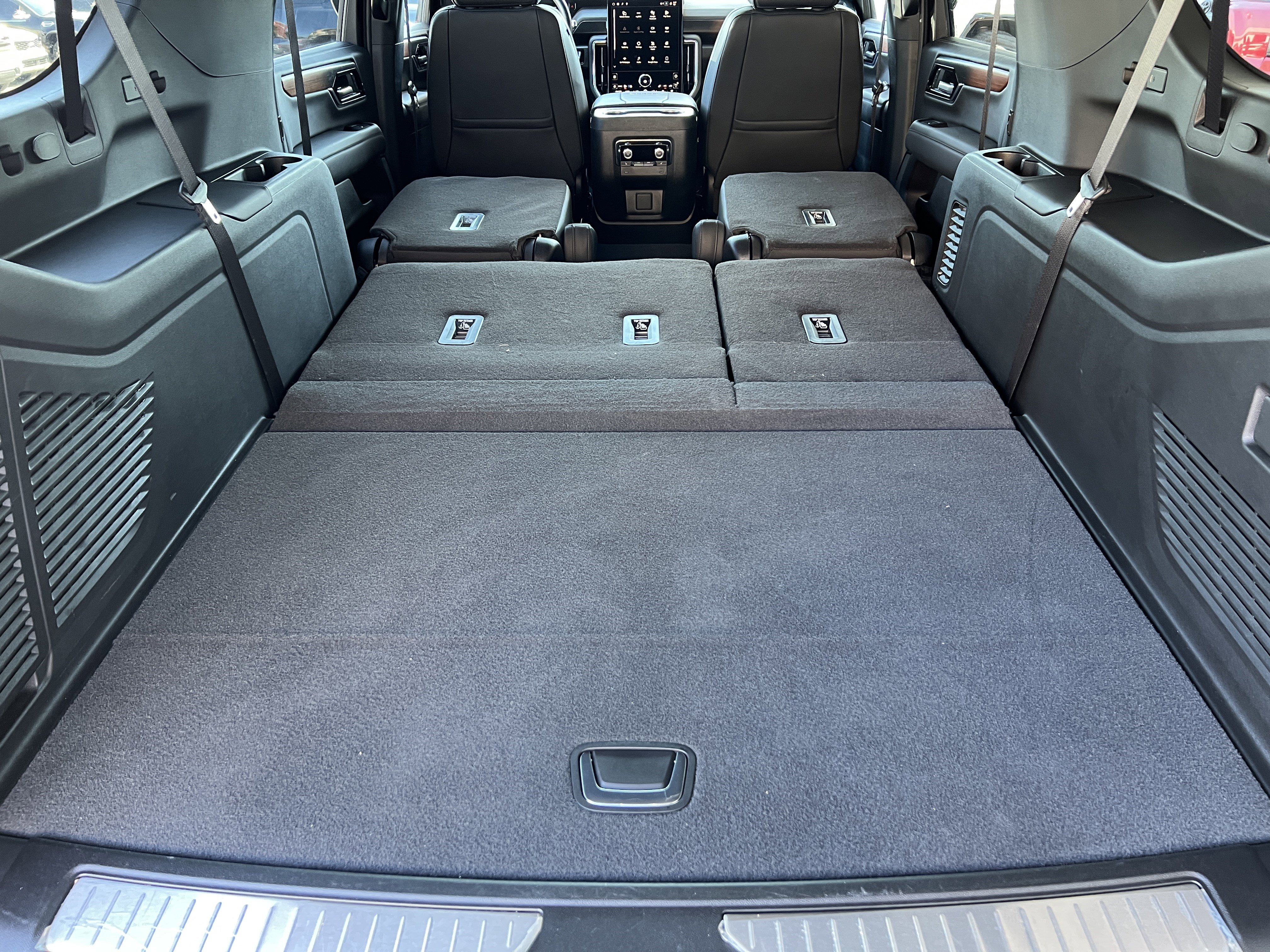 Used 2025 GMC Yukon XL Denali image 26