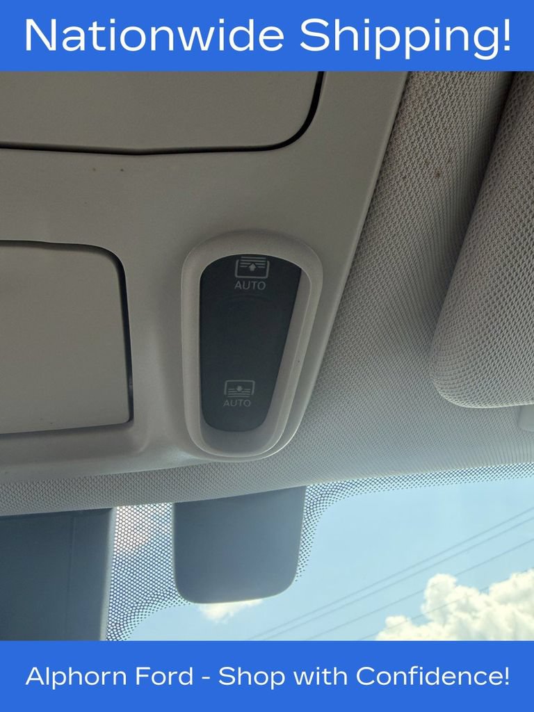 Used 2020 Chrysler Pacifica Limited FWD image 29