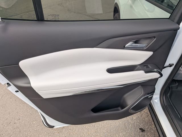 New 2026 Chevrolet Traverse High Country w/ LPO, Floor Liner Package AWD/4WD image 9