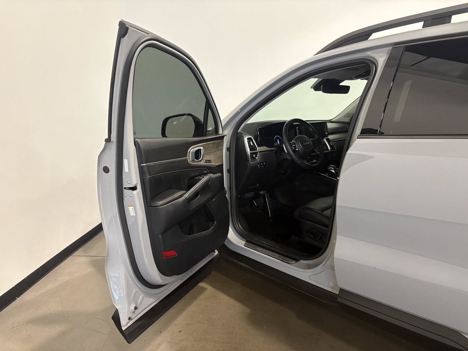 Used 2023 Kia Sorento SX Prestige AWD/4WD image 9