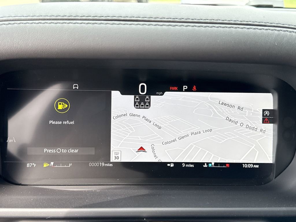 New 2025 Land Rover Defender 130 X-Dynamic SE image 28