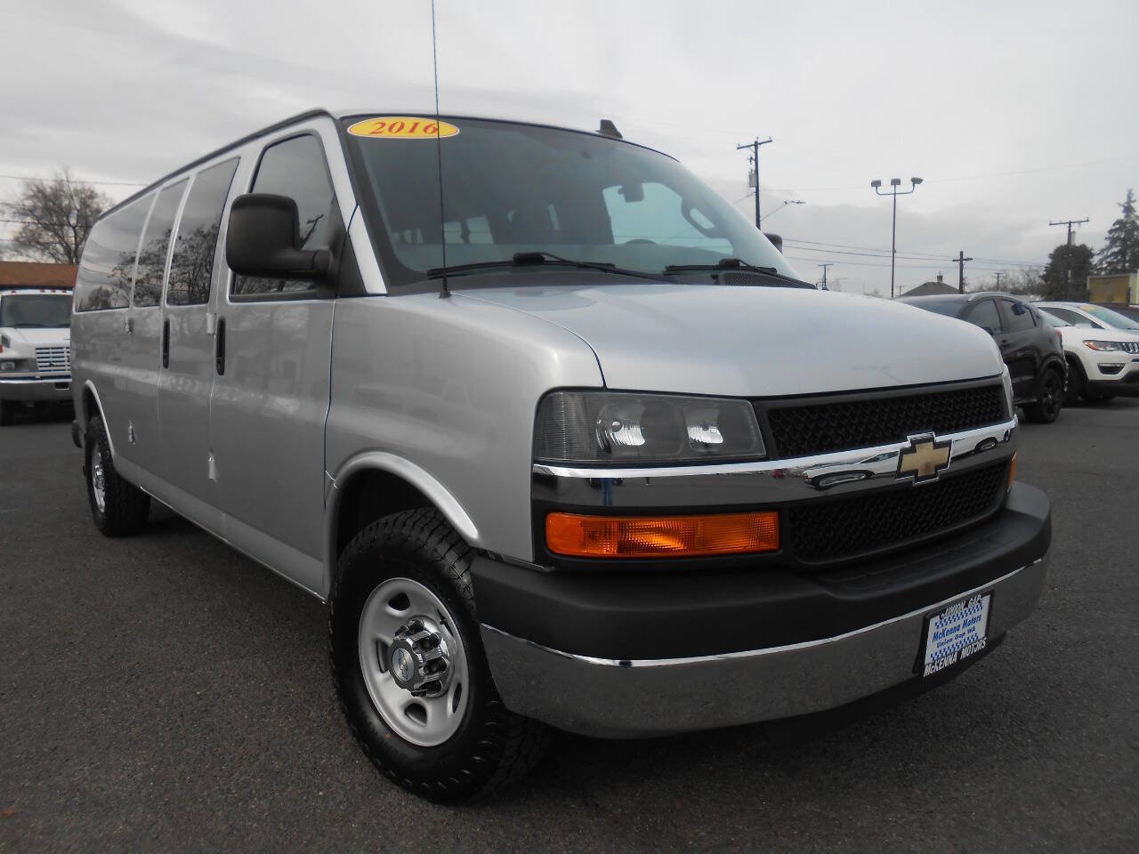 Used 2016 Chevrolet Express 3500 LT w/ LT Preferred Equipment Group image 2