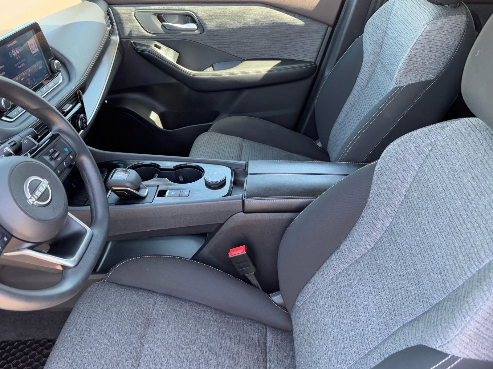 Certified 2022 Nissan Rogue SV image 17