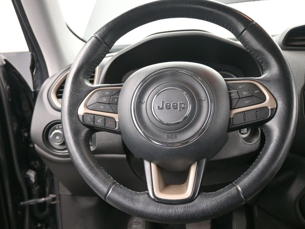 Used 2017 Jeep Renegade Latitude FWD image 27