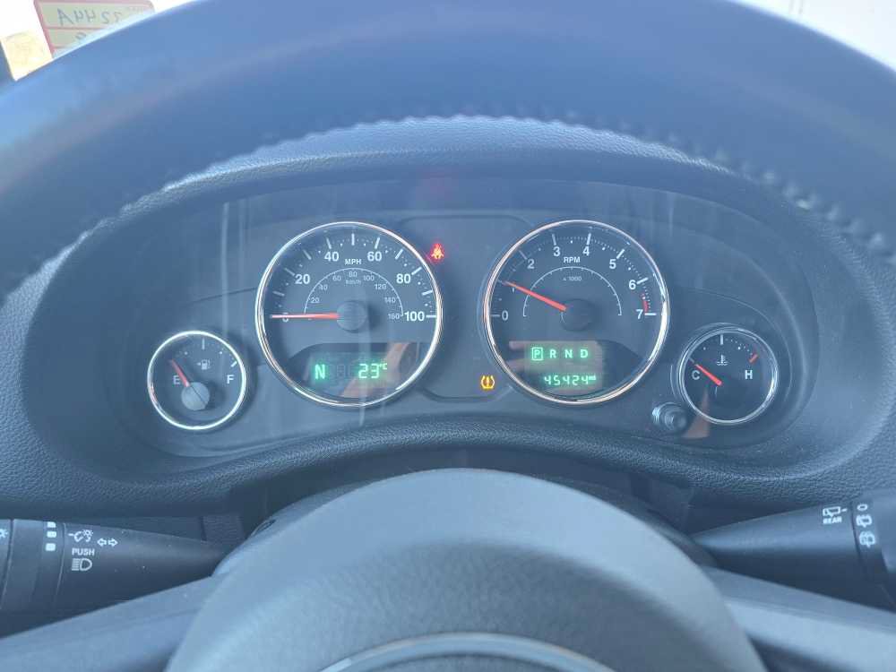 Used 2018 Jeep Wrangler Unlimited Sahara AWD/4WD image 7