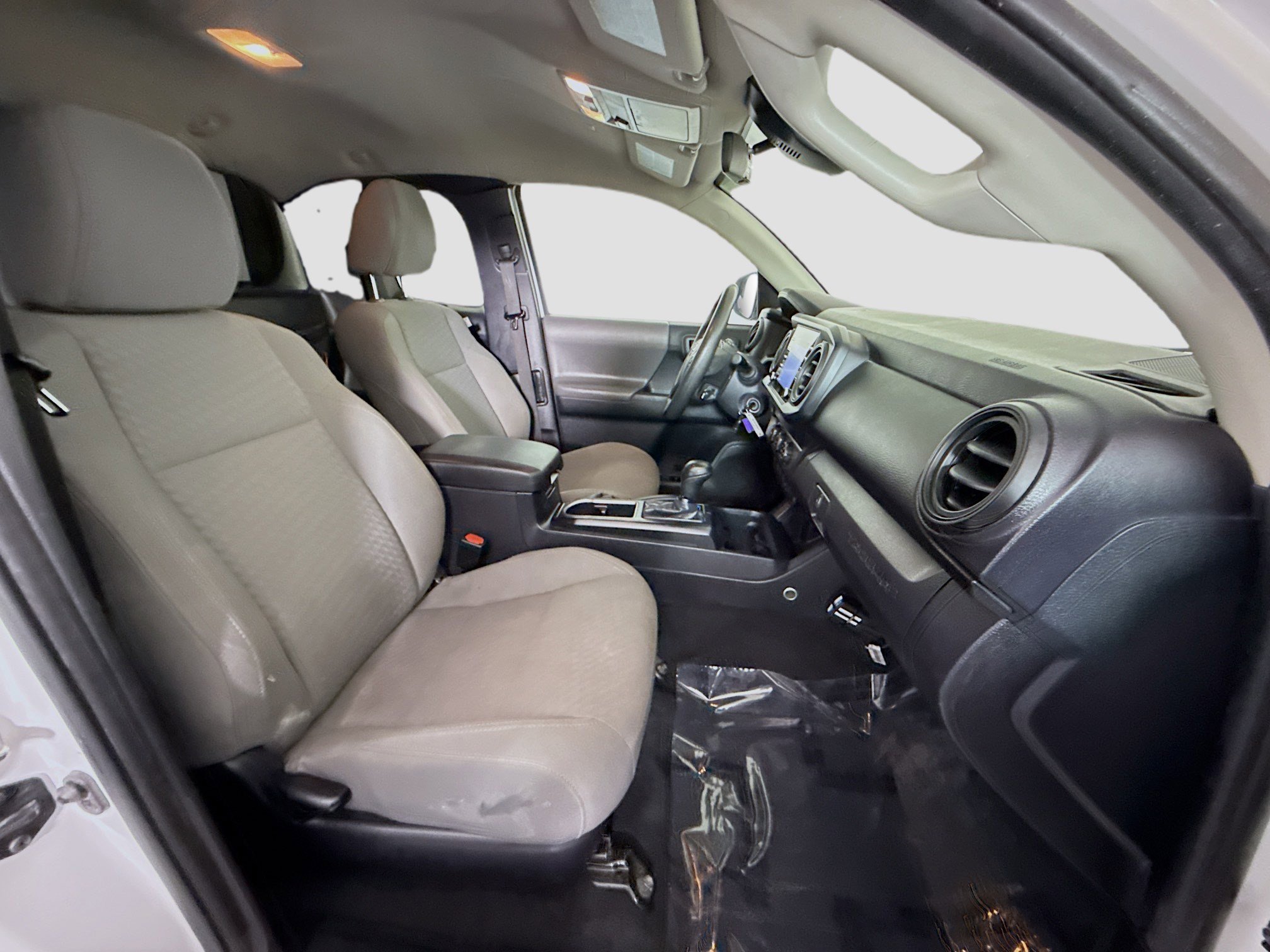 Used 2020 Toyota Tacoma SR RWD image 28