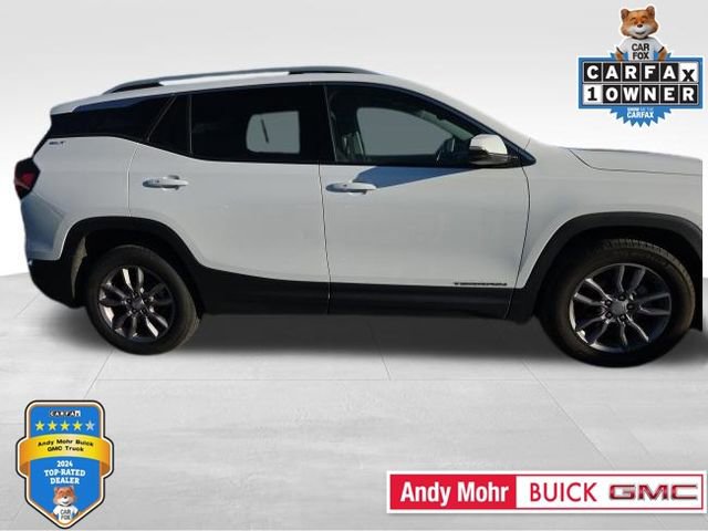 Used 2024 GMC Terrain SLT image 1