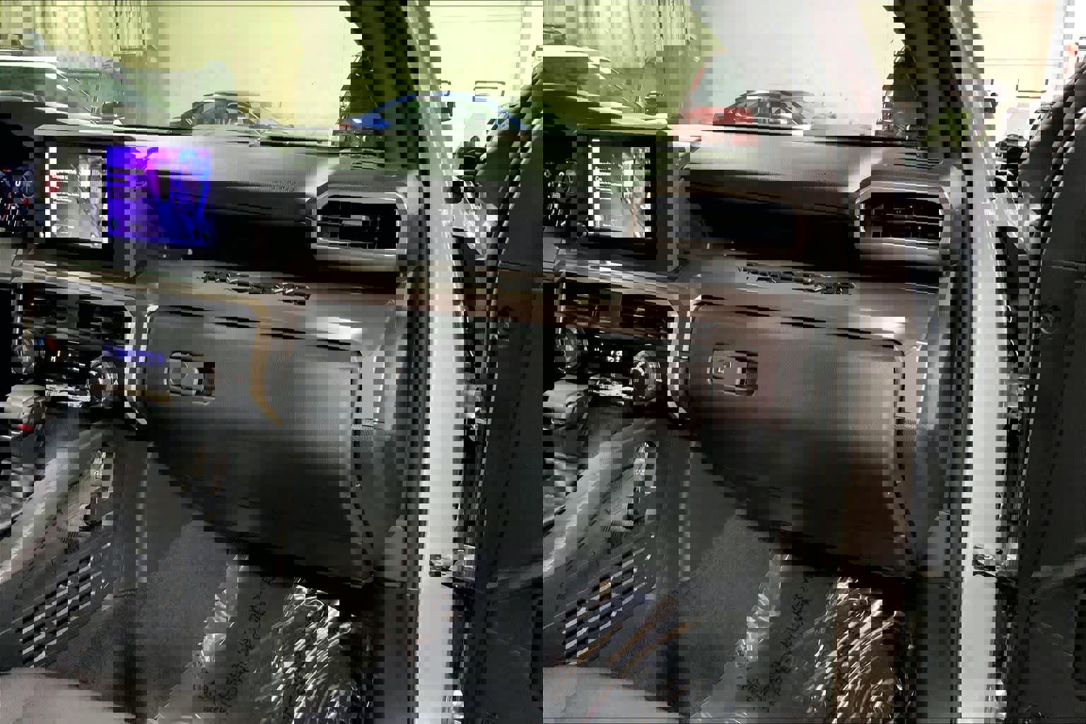 Certified 2025 Toyota Tacoma TRD Sport image 18