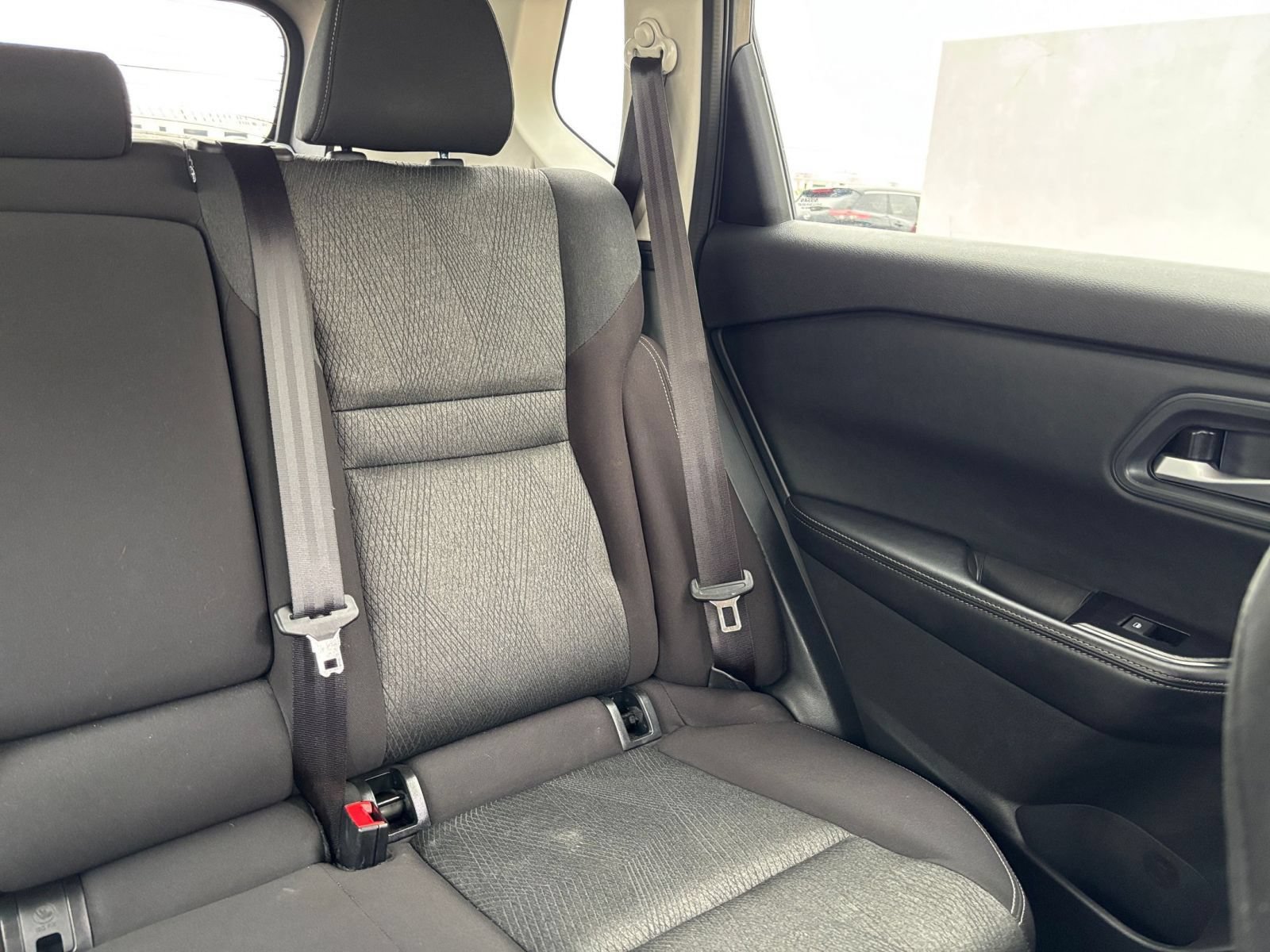 Used 2025 Nissan Rogue SV FWD image 39