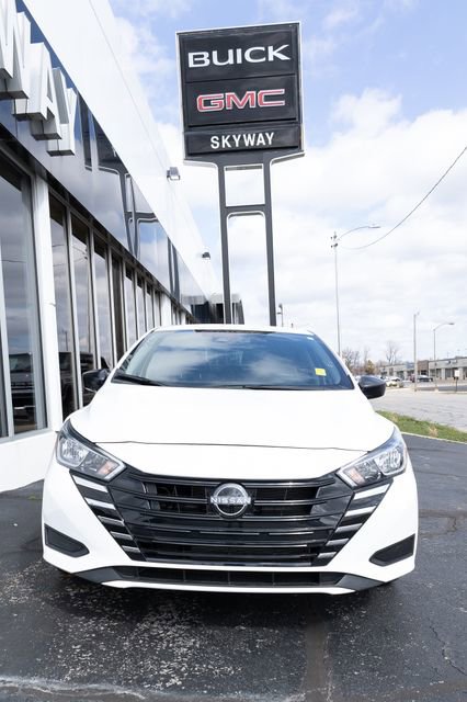 Used 2024 Nissan Versa S w/ Trunk Package image 4