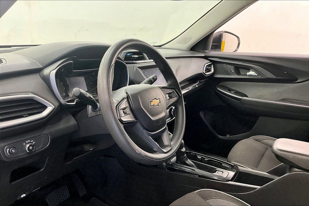 Used 2023 Chevrolet TrailBlazer LS FWD image 12