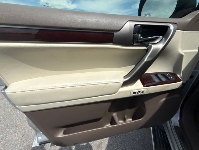 Used 2018 Lexus GX 460 Premium w/ Premium Package AWD/4WD image 24