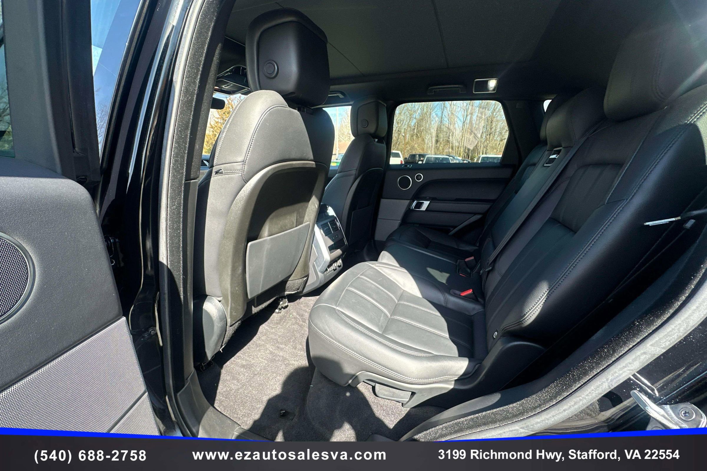 Used 2018 Land Rover Range Rover Sport SE image 17