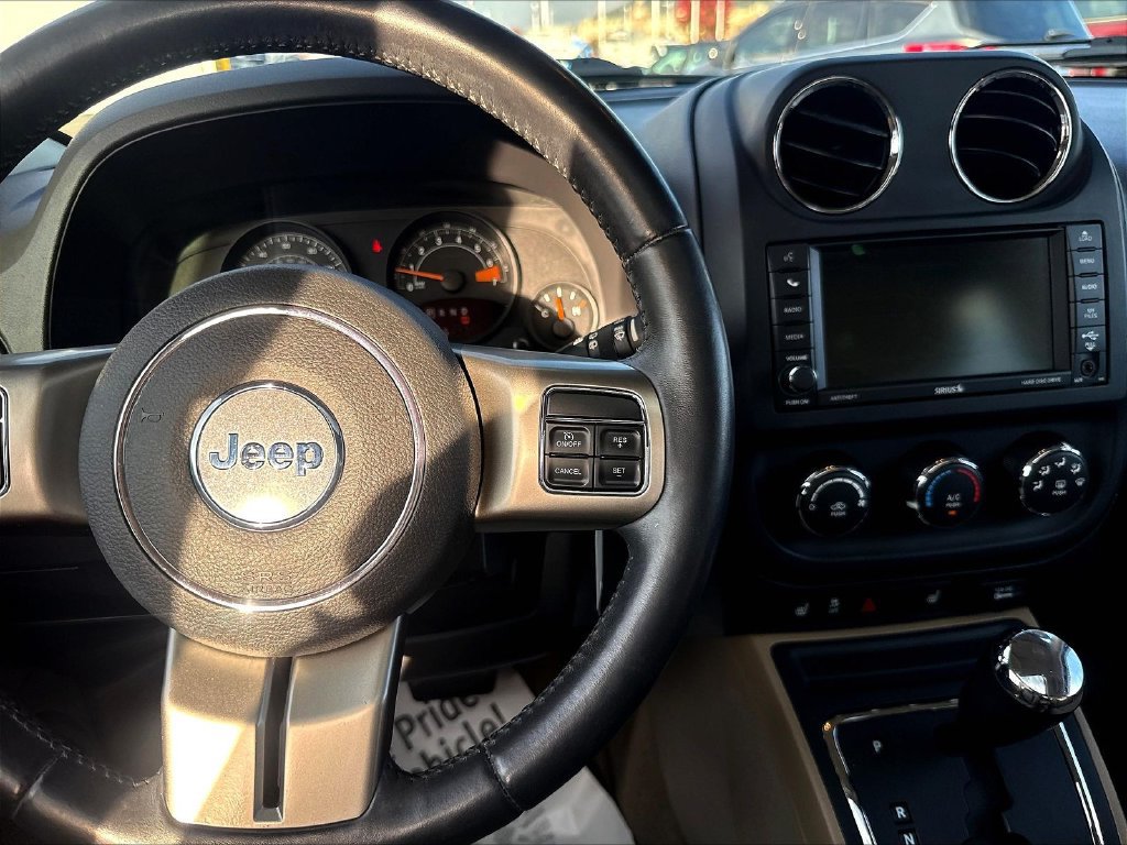 Used 2015 Jeep Patriot Latitude w/ Sun/Sound Group AWD/4WD image 18