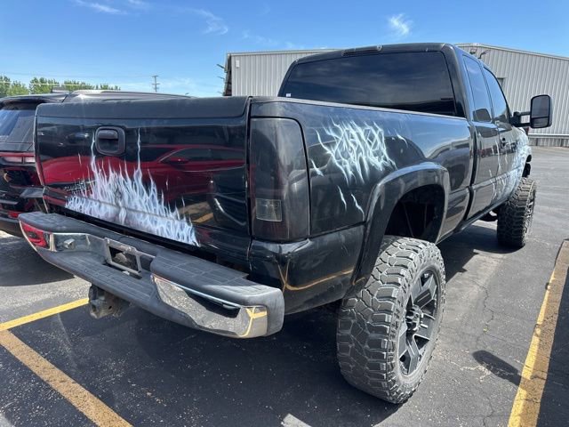 Used 2006 Chevrolet Silverado 2500 LT w/ Onstar Plus Package AWD/4WD image 8