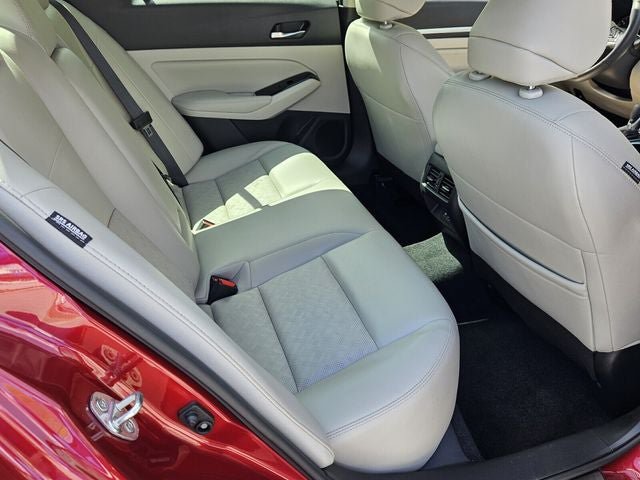 Used 2023 Nissan Altima 2.5 SL FWD image 14