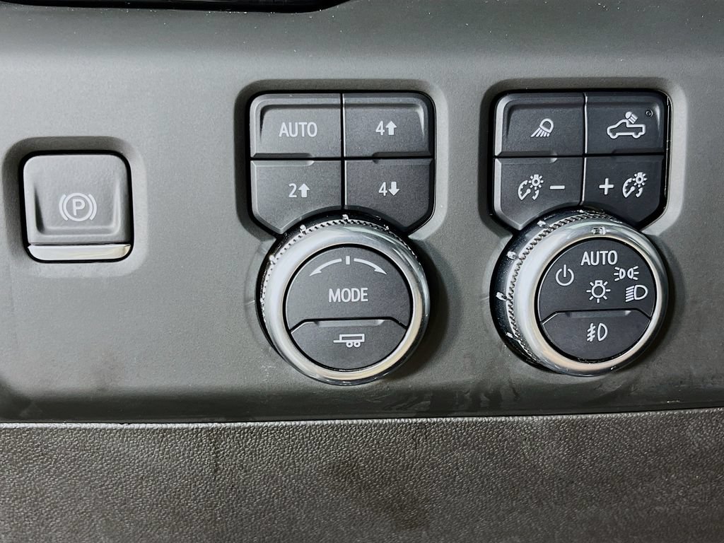 Used 2024 GMC Sierra 2500 AT4 w/ Technology Package AWD/4WD image 13