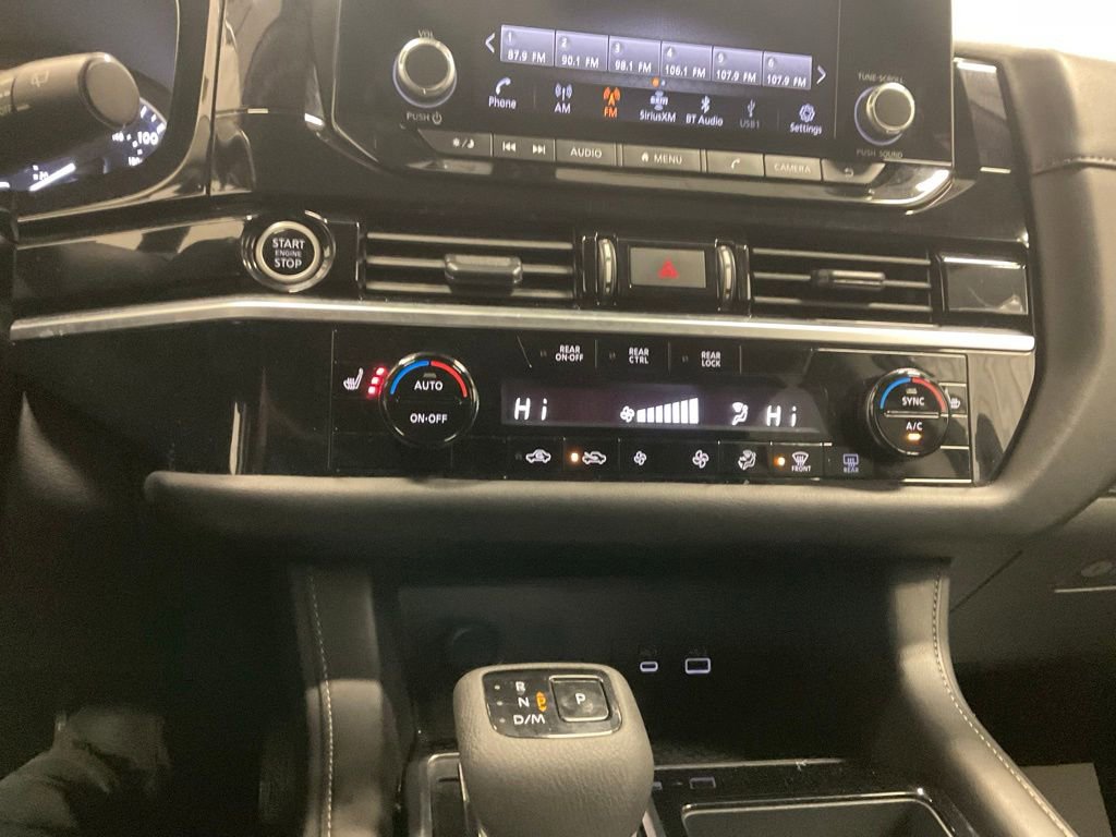 Used 2024 Nissan Pathfinder SV image 22