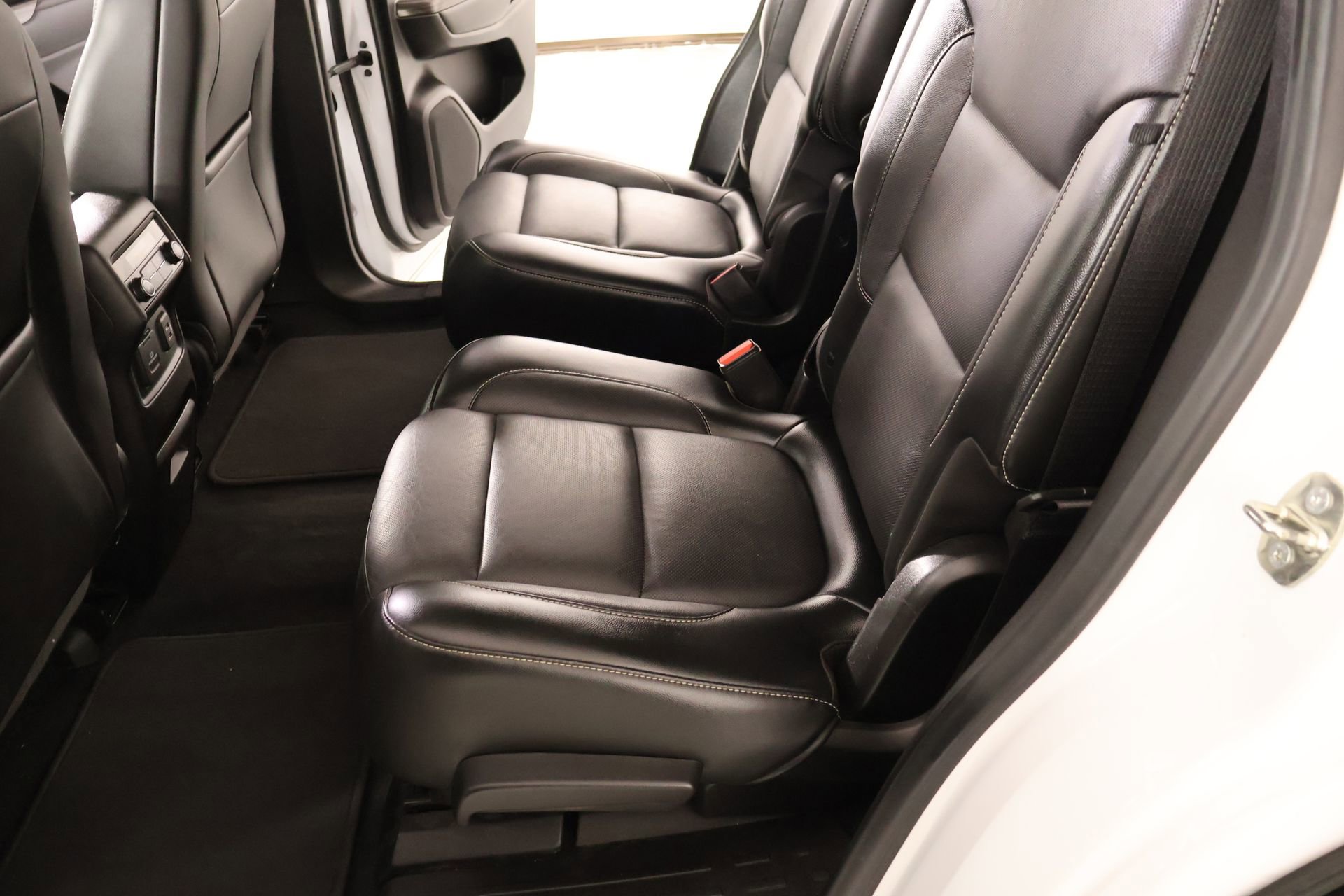 Used 2019 GMC Acadia SLT w/ Black Edition image 12