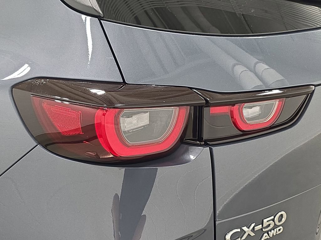 Used 2025 MAZDA CX-50 AWD 2.5 S w/ Premium Package image 32