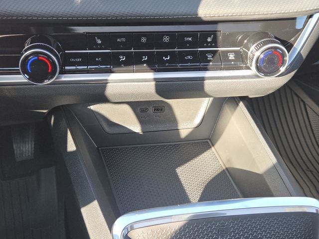 New 2026 Chevrolet Equinox LT w/ Convenience Package II image 12