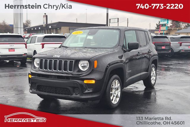 Used 2023 Jeep Renegade Latitude image 3