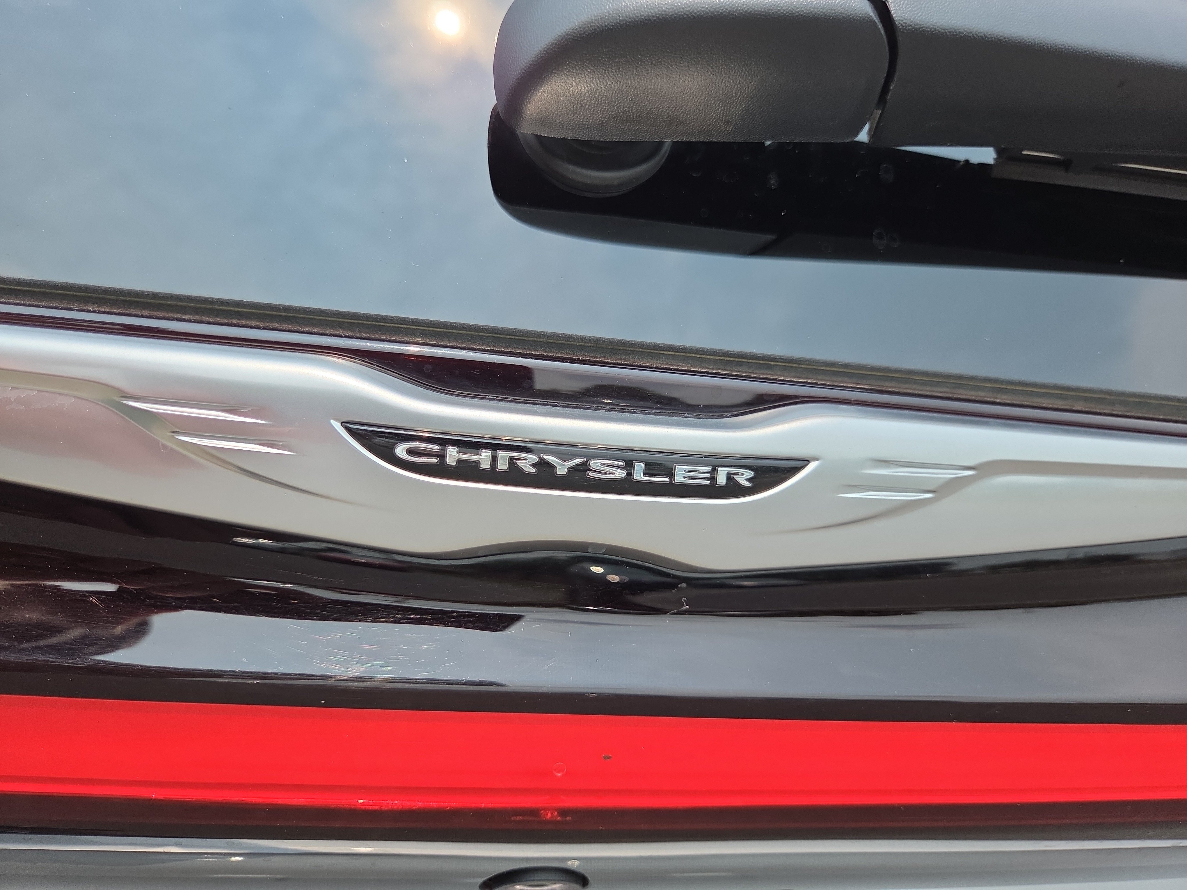 Used 2026 Chrysler Pacifica Limited FWD image 22