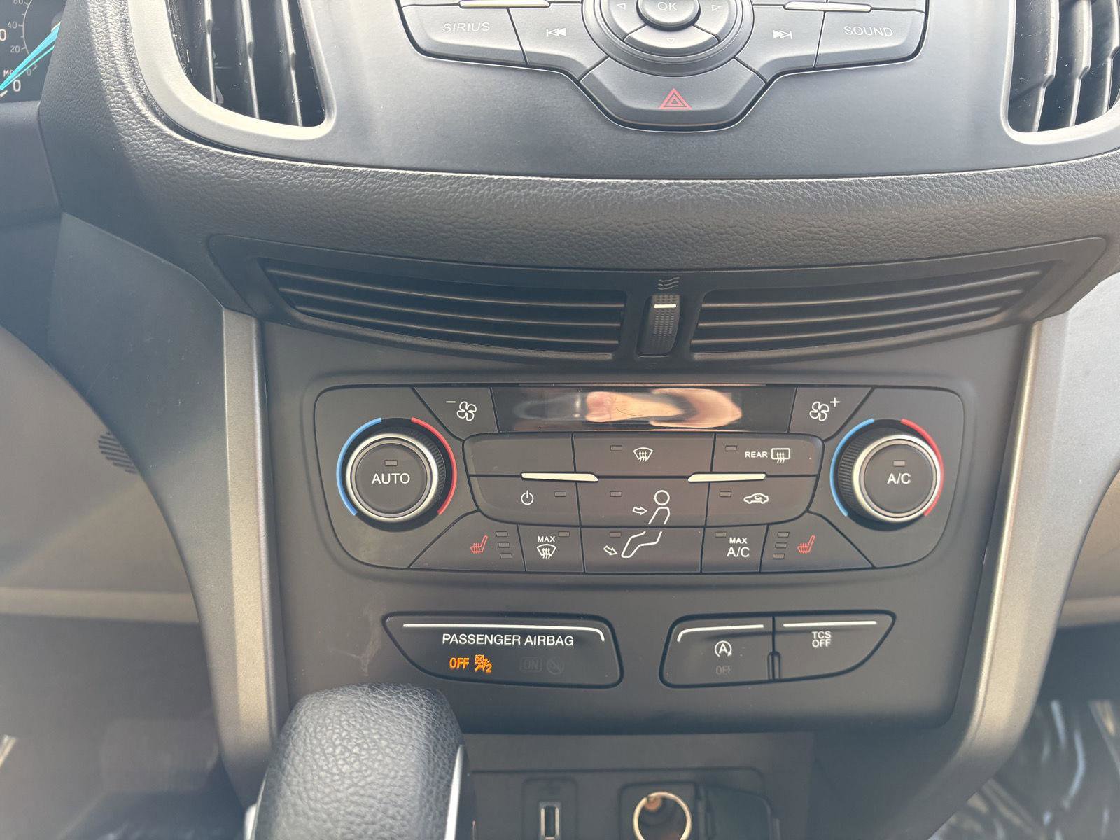 Used 2018 Ford Escape SE image 15