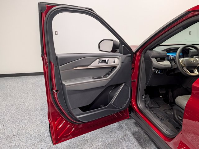 New 2027 Ford Explorer Active w/ Active Comfort Package RWD image 9