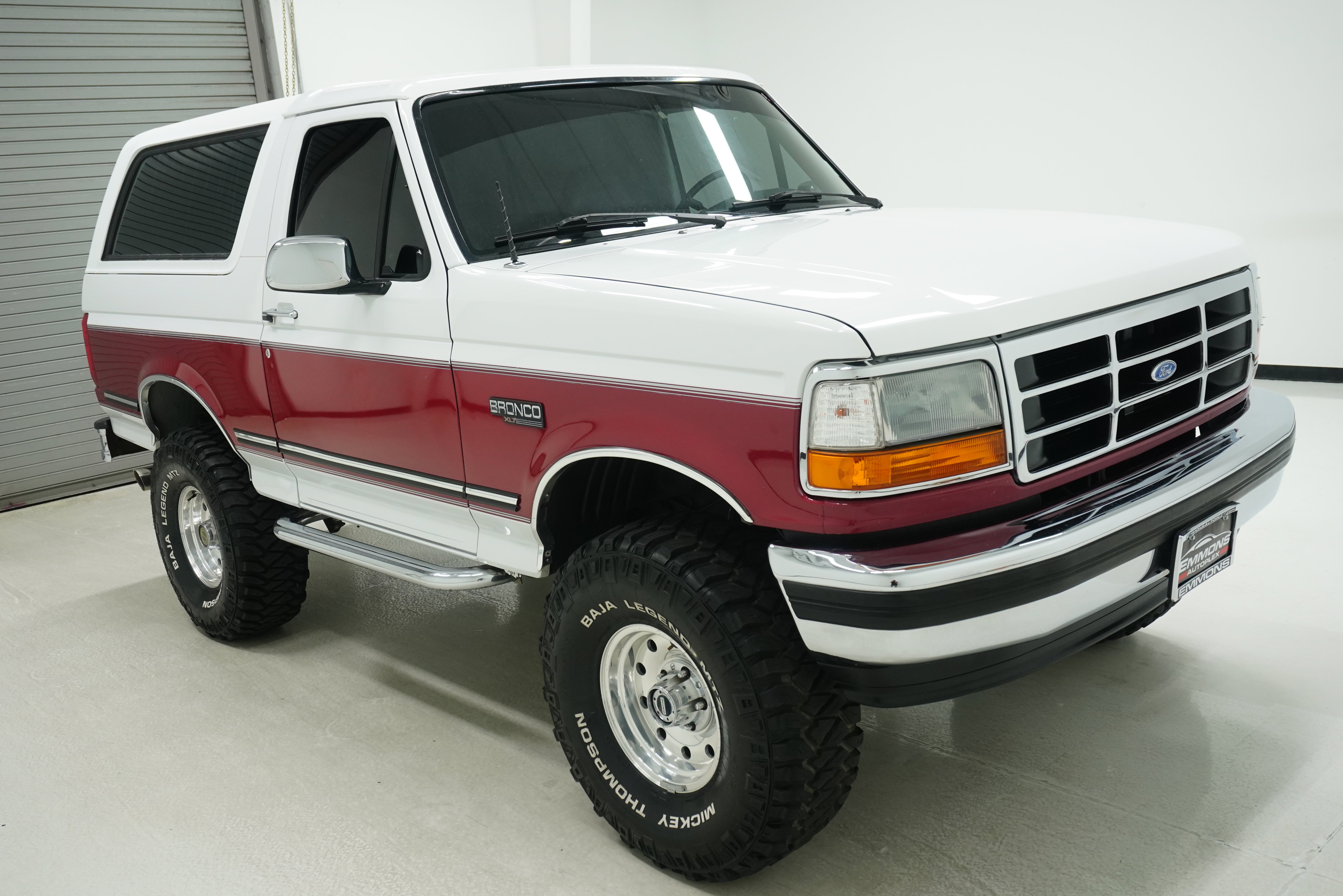 Used 1995 Ford Bronco XLT AWD/4WD image 3