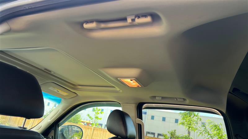 Used 2013 Chevrolet Avalanche LT RWD image 38