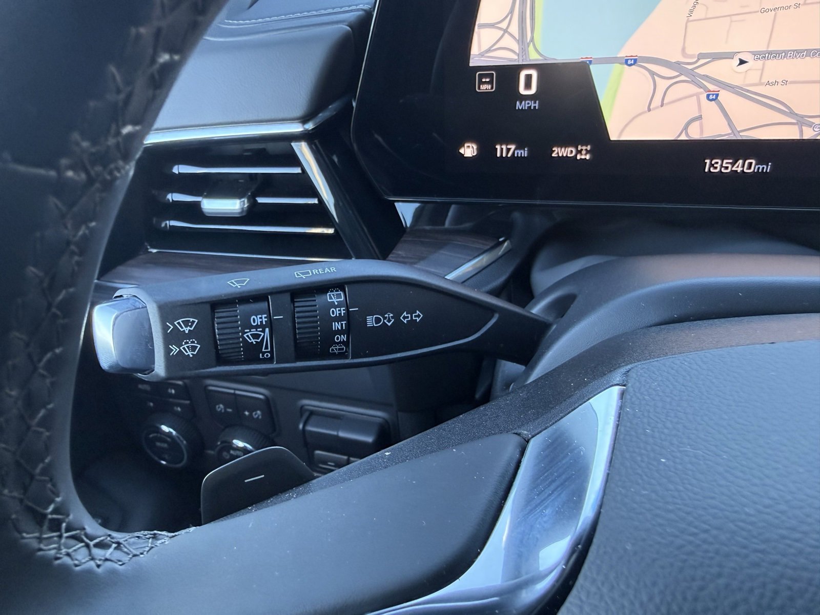 Used 2025 Chevrolet Suburban Z71 w/ Z71 Off-Road Package image 43