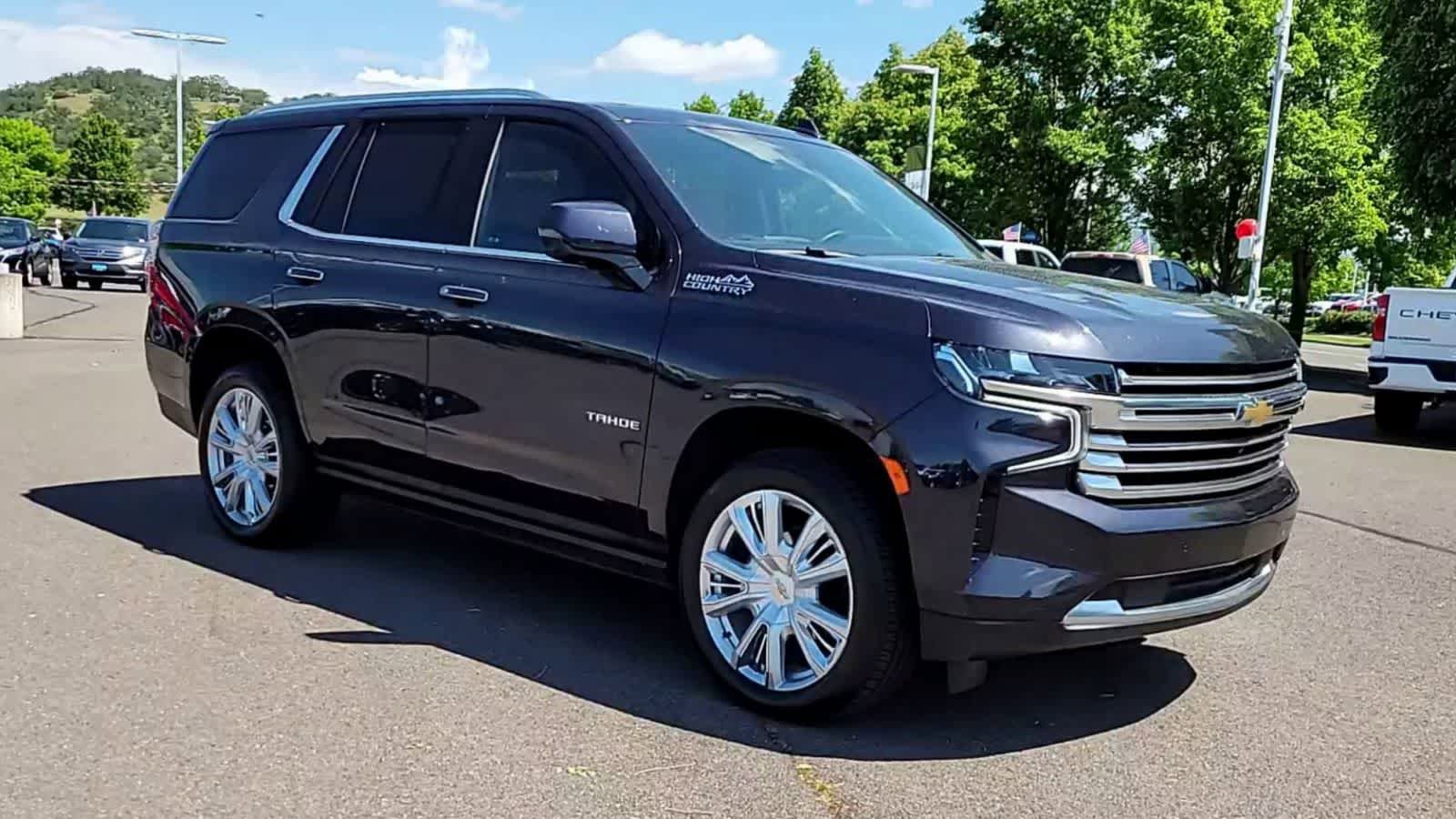 Used 2024 Chevrolet Tahoe High Country w/ Premium Package AWD/4WD image 2