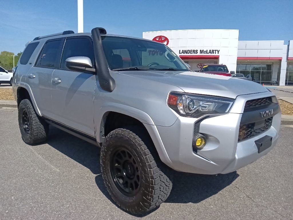 Used 2022 Toyota 4Runner SR5 image 1