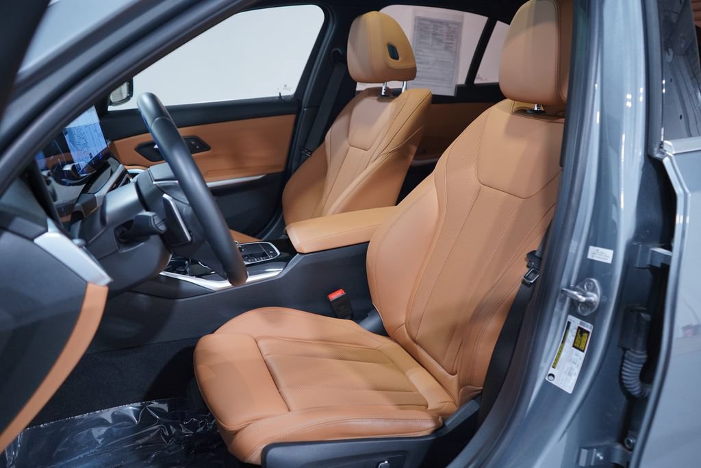 Used 2024 BMW 330i Sedan w/ Convenience Package RWD image 7