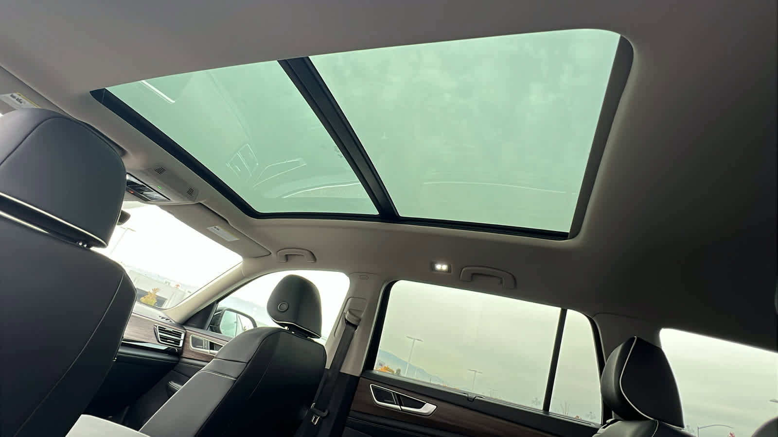 New 2026 Volkswagen Atlas SEL Premium R-Line image 32