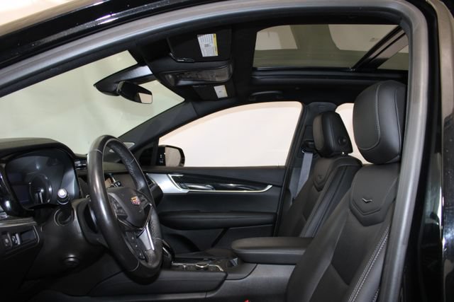 Certified 2023 Cadillac XT5 Premium Luxury w/ LPO, Floor Liner Package AWD/4WD image 9