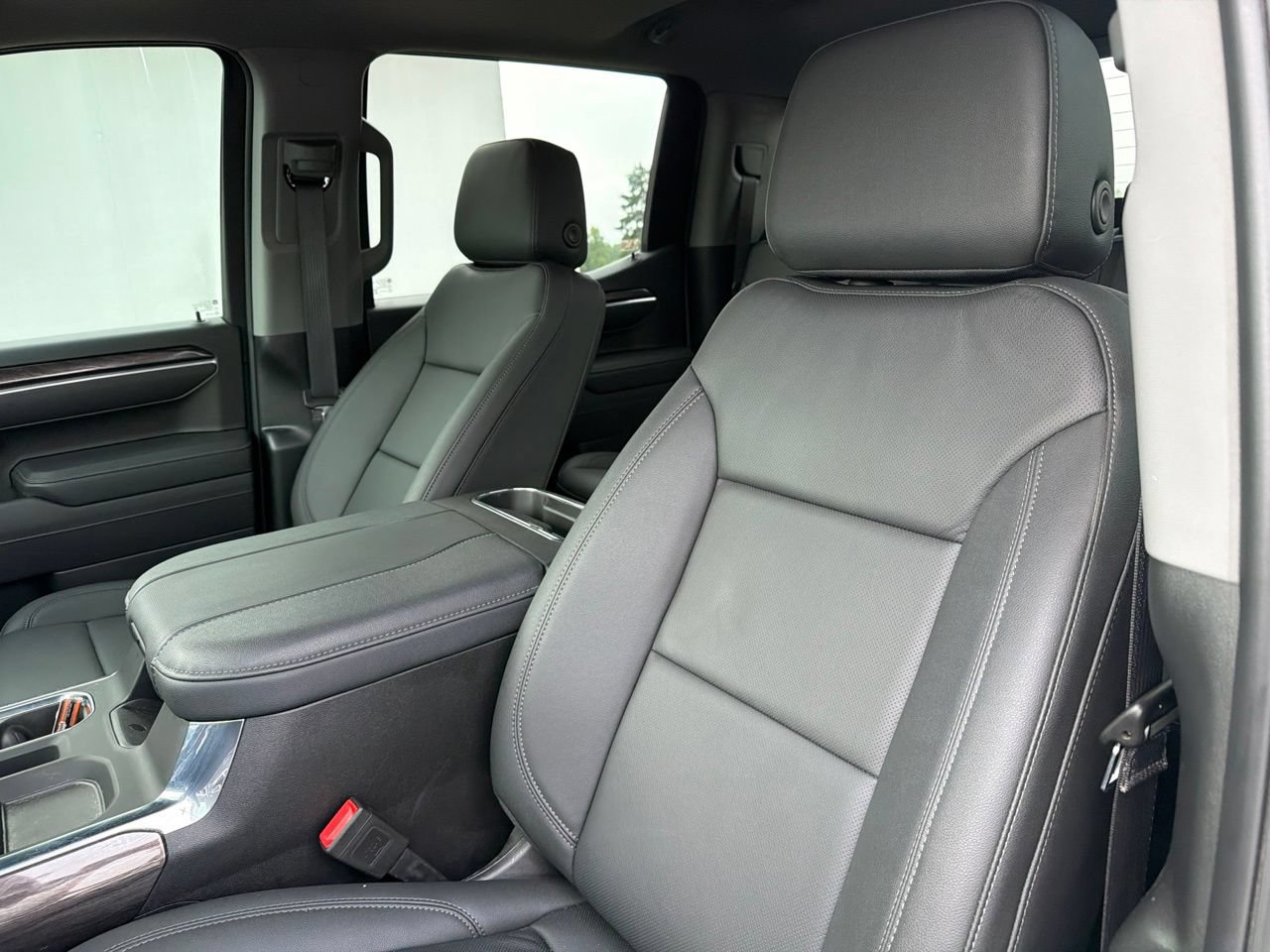 Used 2025 Chevrolet Silverado 1500 LTZ w/ LTZ Premium Package AWD/4WD image 2