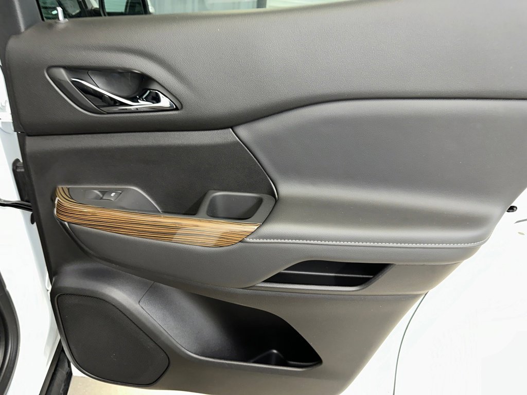 Certified 2023 GMC Acadia SLE w/ Driver Convenience Package image 28