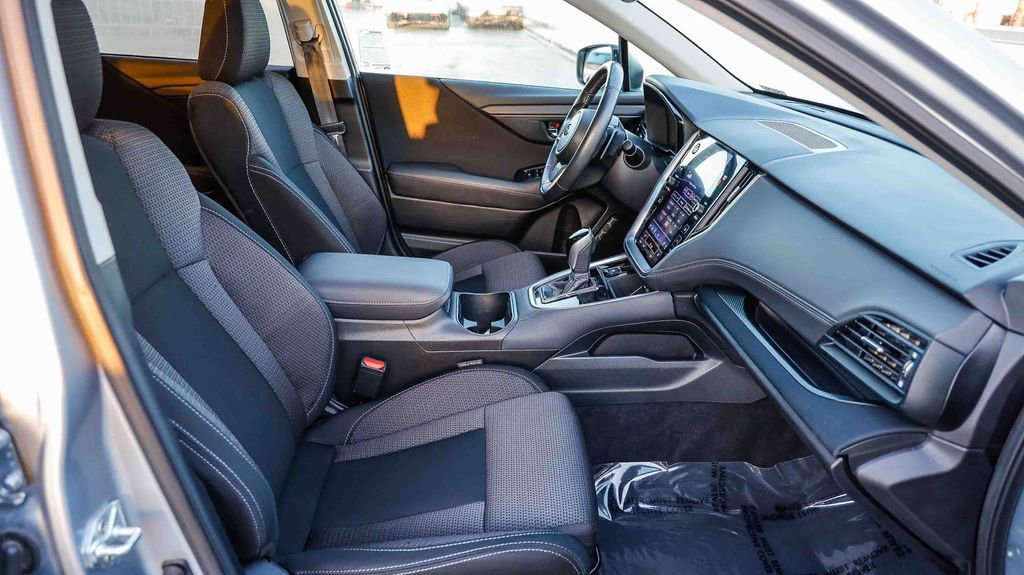 Used 2025 Subaru Outback Premium image 21