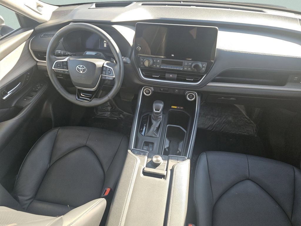 Used 2024 Toyota Grand Highlander Platinum image 29