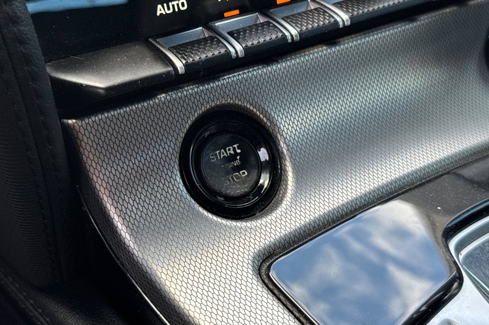 Used 2015 Jaguar F-TYPE Convertible RWD image 28
