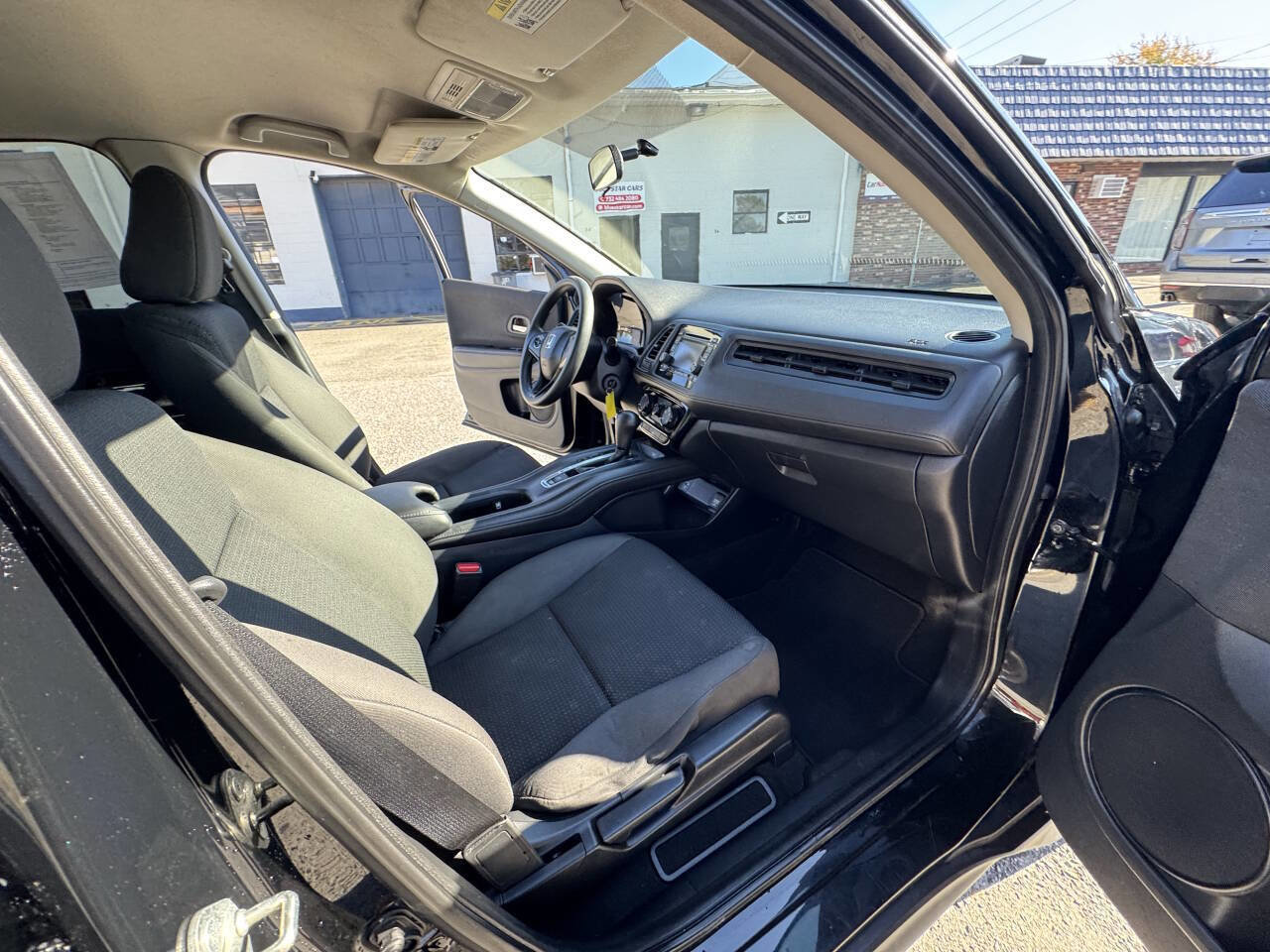 Used 2019 Honda HR-V LX image 42