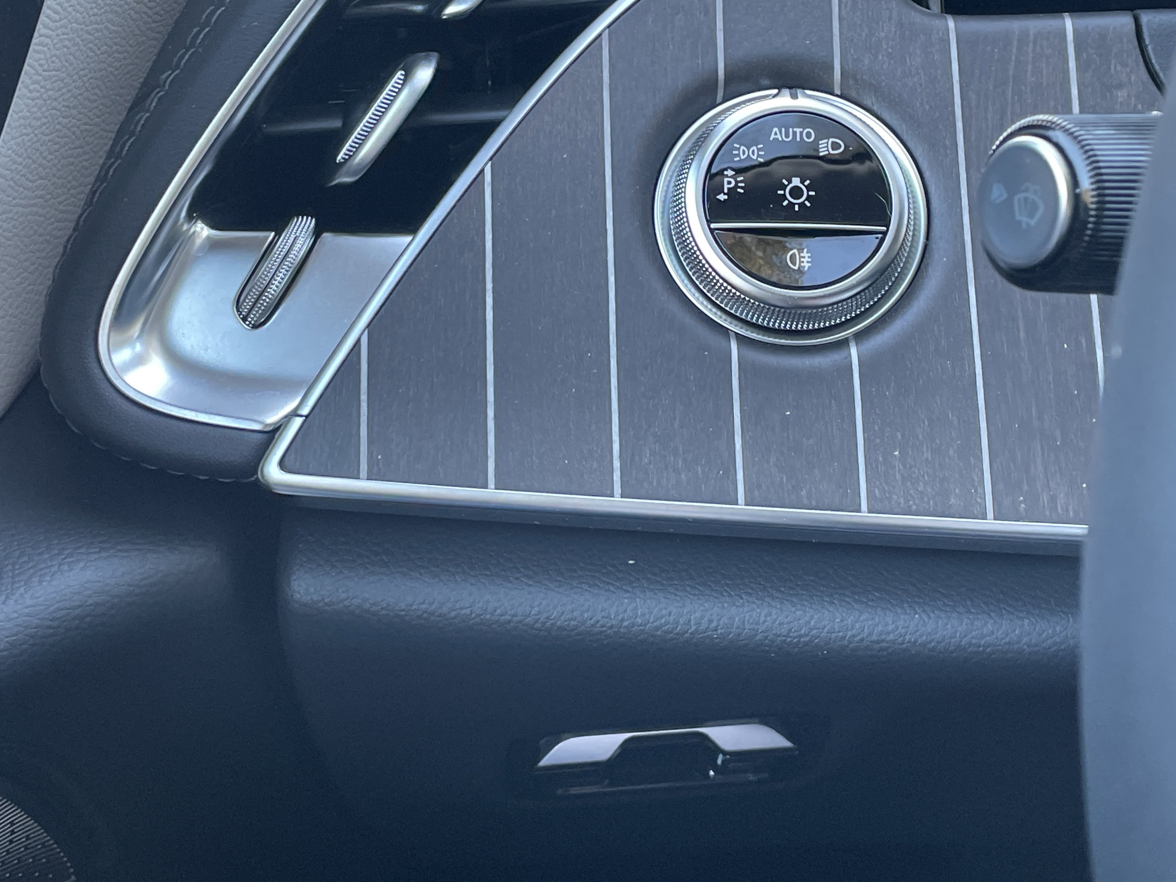 New 2026 Mercedes-Benz E 450 4MATIC Sedan image 23