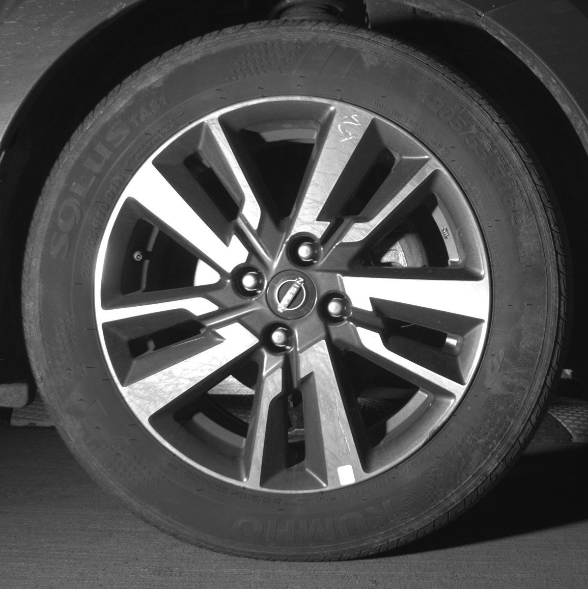 Used 2025 Nissan Versa SV image 13