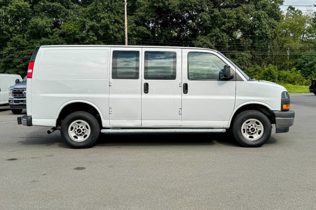 Used 2022 GMC Savana 2500 w/ Driver Convenience Package RWD image 2